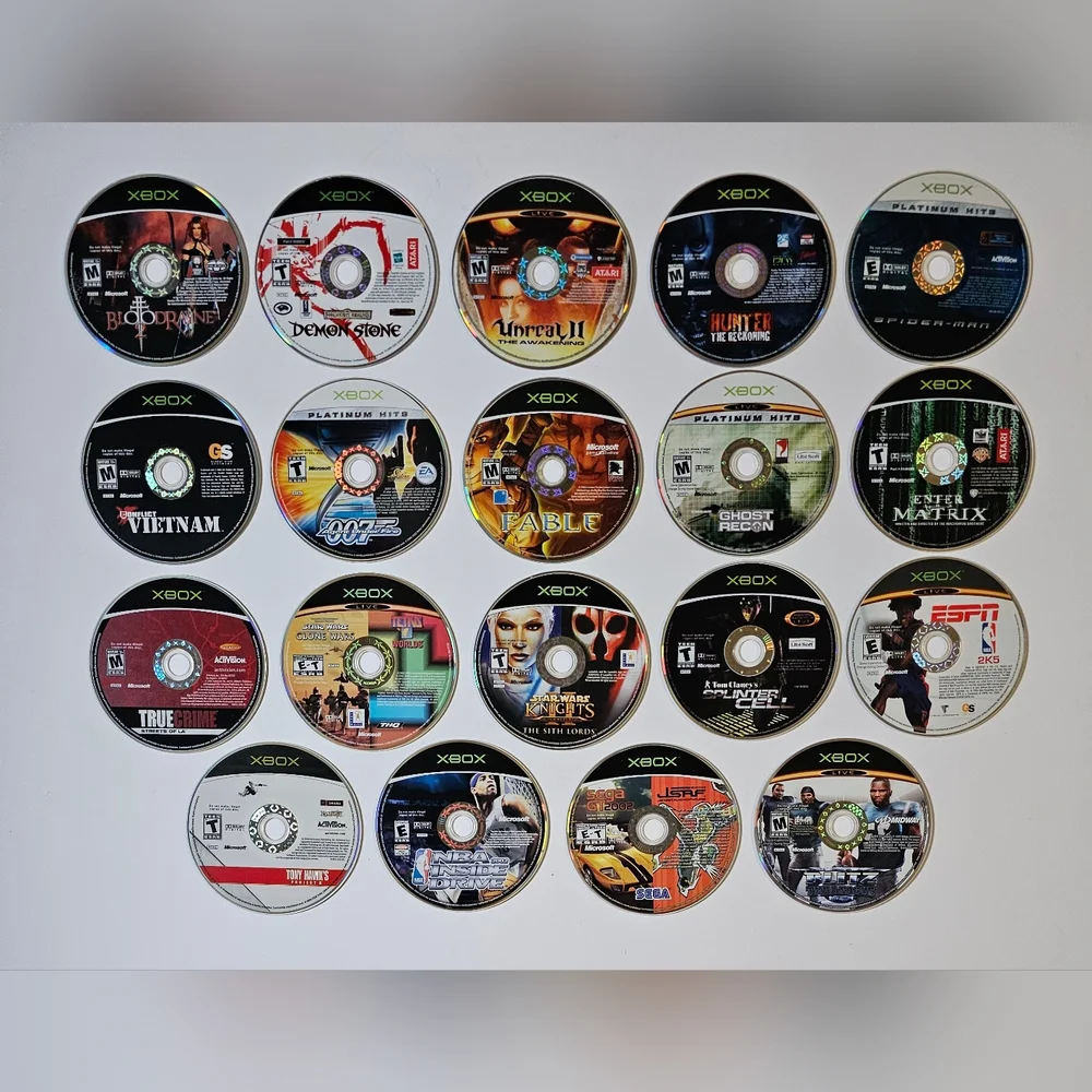 Xbox Game Lot of 19 (Star Wars, Fable, Bloodrayne 2, 007, Unreal 2, True Crime)